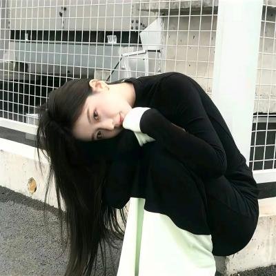 圈内顶流被曝绯闻澄清适得其反，连续多日街拍现场画面流出