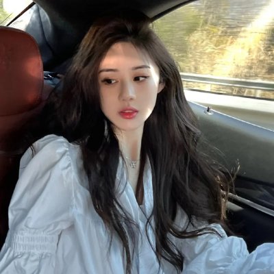 某影帝之子酒吧消费天价，评论区两极分化，前后半年持续发酵
